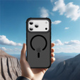 Etui Matt Case do iPhone 17 Pro Max, pancerne, do MagSafe, przydymione z czarnymi bokami