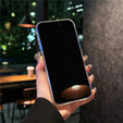 Etui magnetyczne z kwiatowym, laserowym wzorem do iPhone 16 Pro