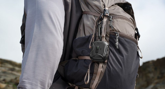 Etui na słuchawki z MagSafe ESR Cyber FlickLock do Apple AirPods Pro 3