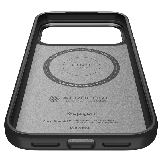 Etui Spigen Enzo Aramid MagSafe do iPhone 17 Pro, carbon czarne