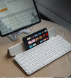 Etui ochronne Dexnor z magnetycznym zamknięciem i uchwytem na telefon do Apple Magic Keyboard z Touch ID / Lock Key 2021–2024