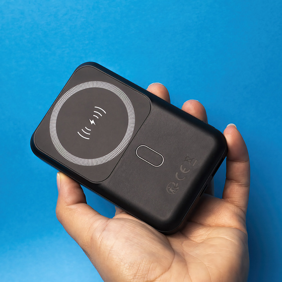 Power Bank Forever MATB-100 10000 mAh – bezprzewodowy, magnetyczny, 22.5W PD/QC – czarny